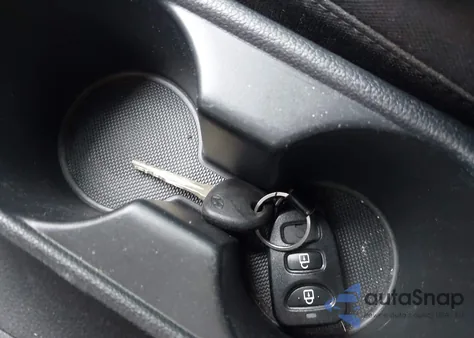 2019 Hyundai Elantra Se z USA, uszkodzony, nr VIN 5NPD74LF0KH423137